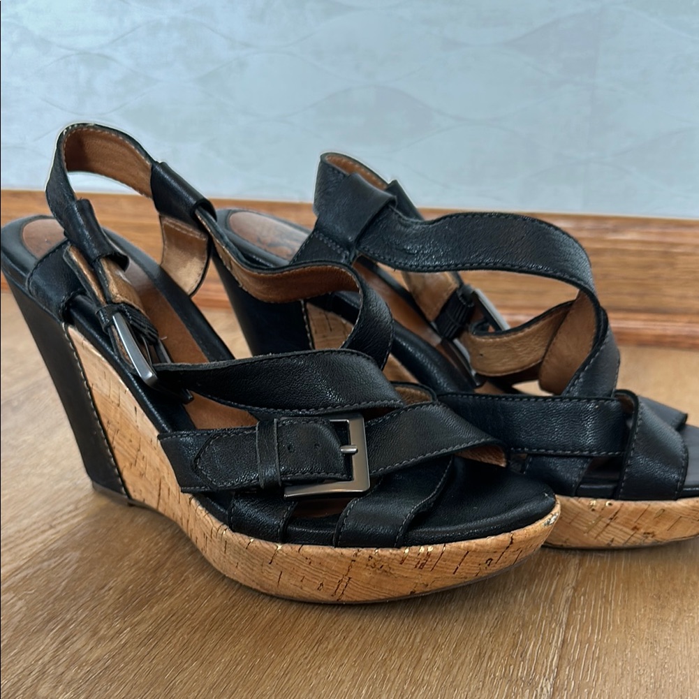 Sofft Leather Wedge Sandals In Black